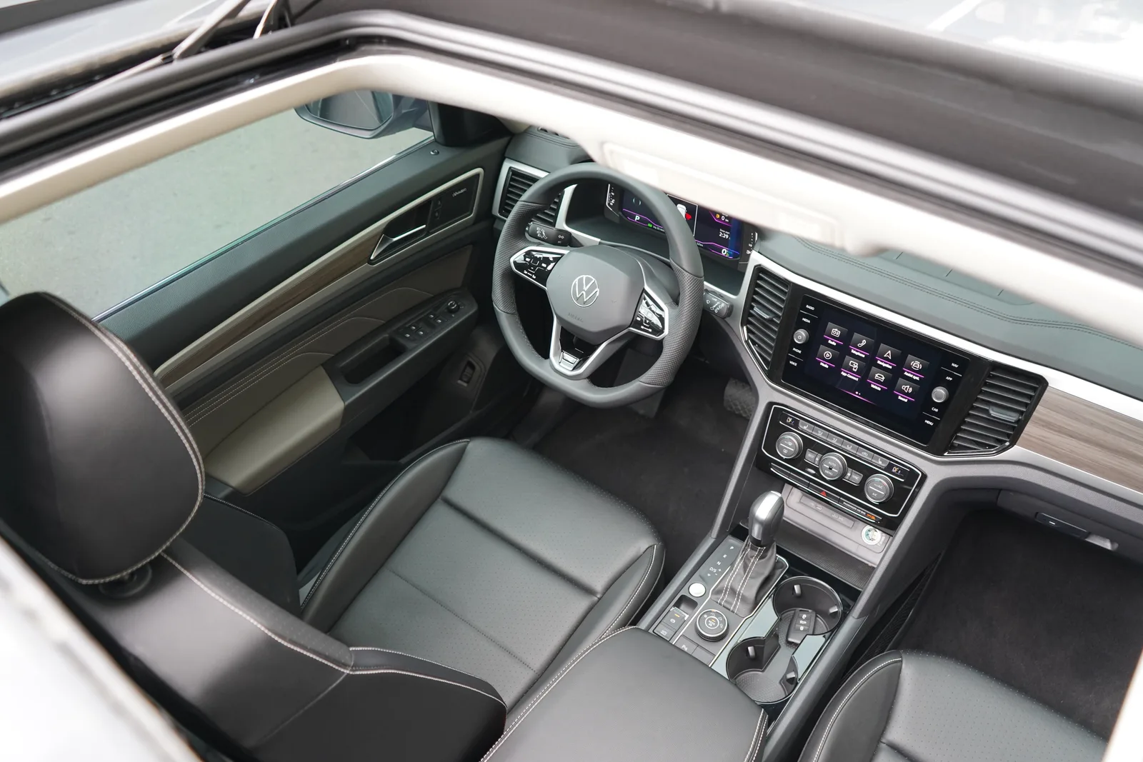 Hành trình vững bước cùng Volkswagen Teramont phiên bản Limited Edition tung ưu đãi lớn số lượng có hạn duy nhất trong tháng 7.2025 - 1751535179086