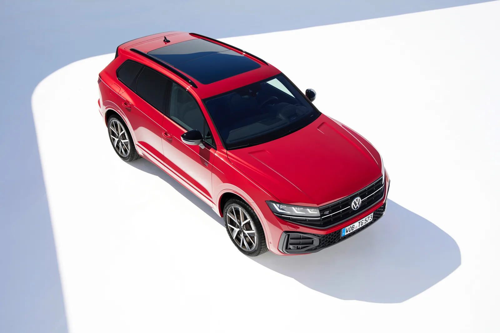 Volkswagen Touareg 2025 ra mắt Việt Nam với 2 phiên bản mới - 1755677576180