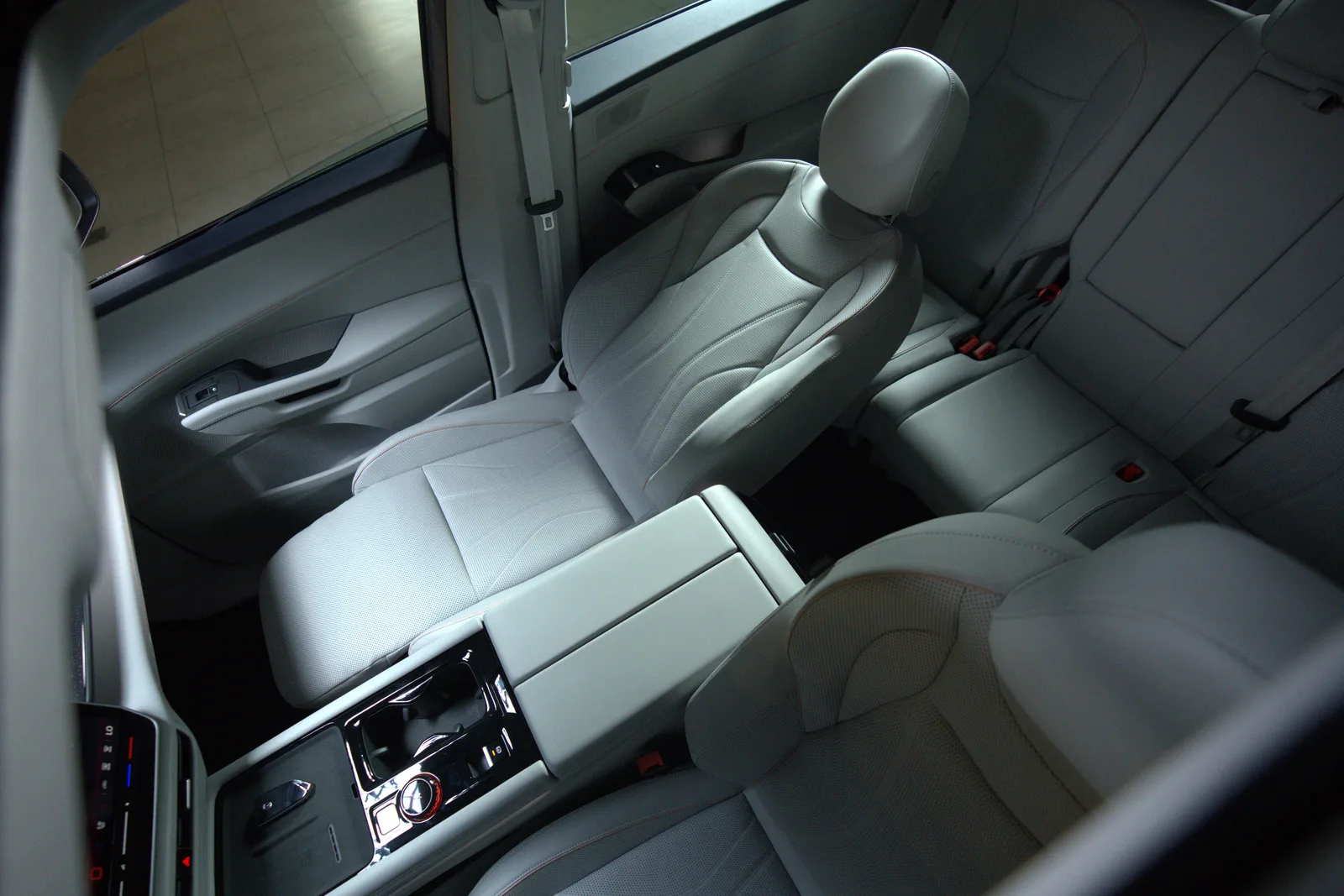 Mở đặt hàng dòng xe Teramont Pro hoàn toàn mới - 1772092928781