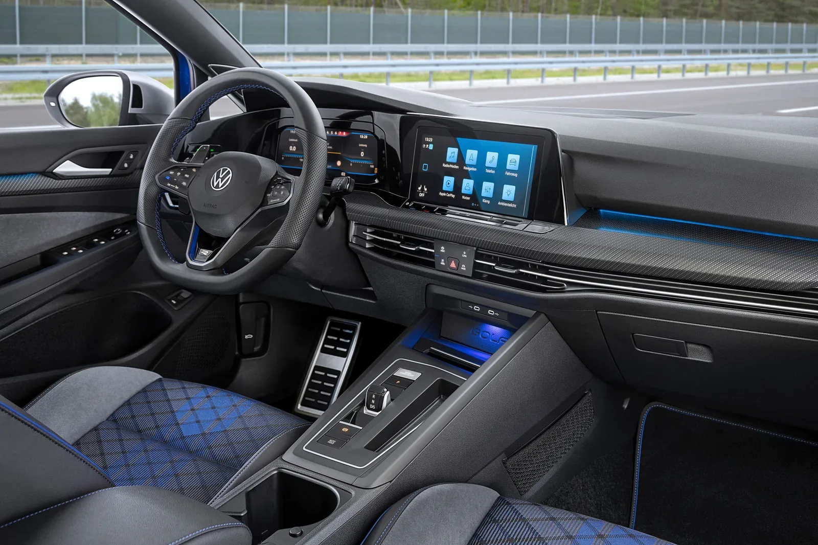 Nội thất đặc trưng của Golf R
