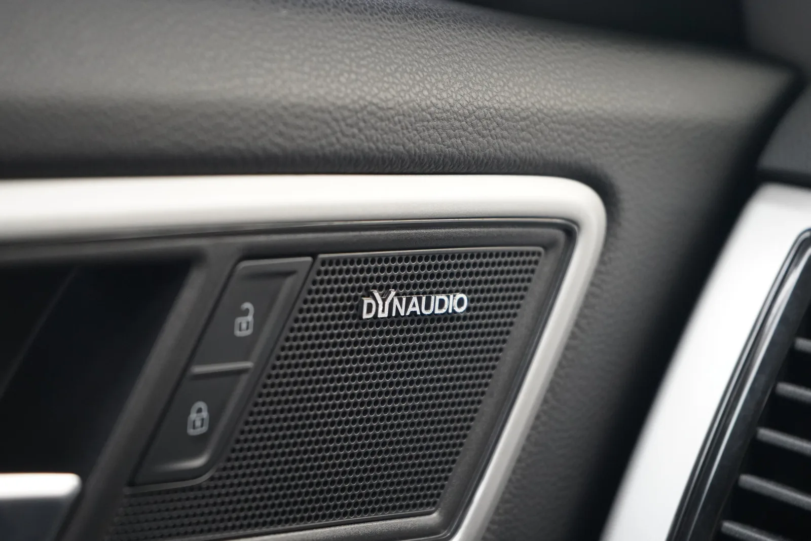 Hành trình vững bước cùng Volkswagen Teramont phiên bản Limited Edition tung ưu đãi lớn số lượng có hạn duy nhất trong tháng 7.2025 - 1719548197453