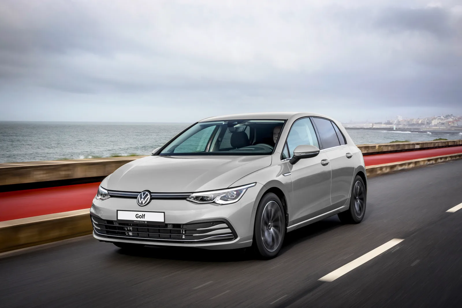 xe Volkswagen Golf 1.5 eTSI