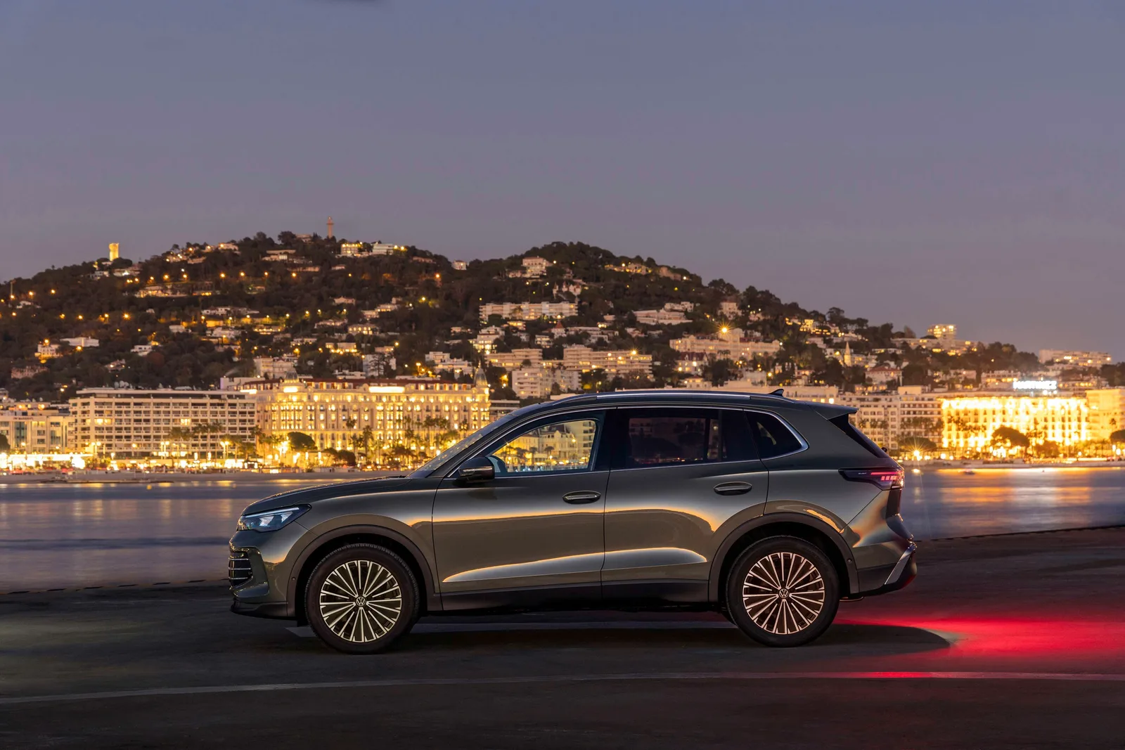 VW Nha Trang chính thức nhận booking The All-New Tiguan & Tayron - 627f0a42-2adc-43a8-a0da-0a060171fcdc